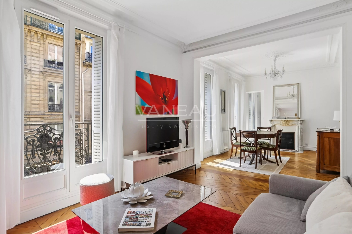 Luxury Apartment for sale in Paris 6ème, 1 070 000 €, Photo 2