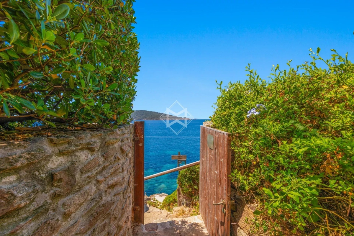 Maison de luxe à vendre à Les Salins d'Hyères, 4 300 000 €, Photo 2