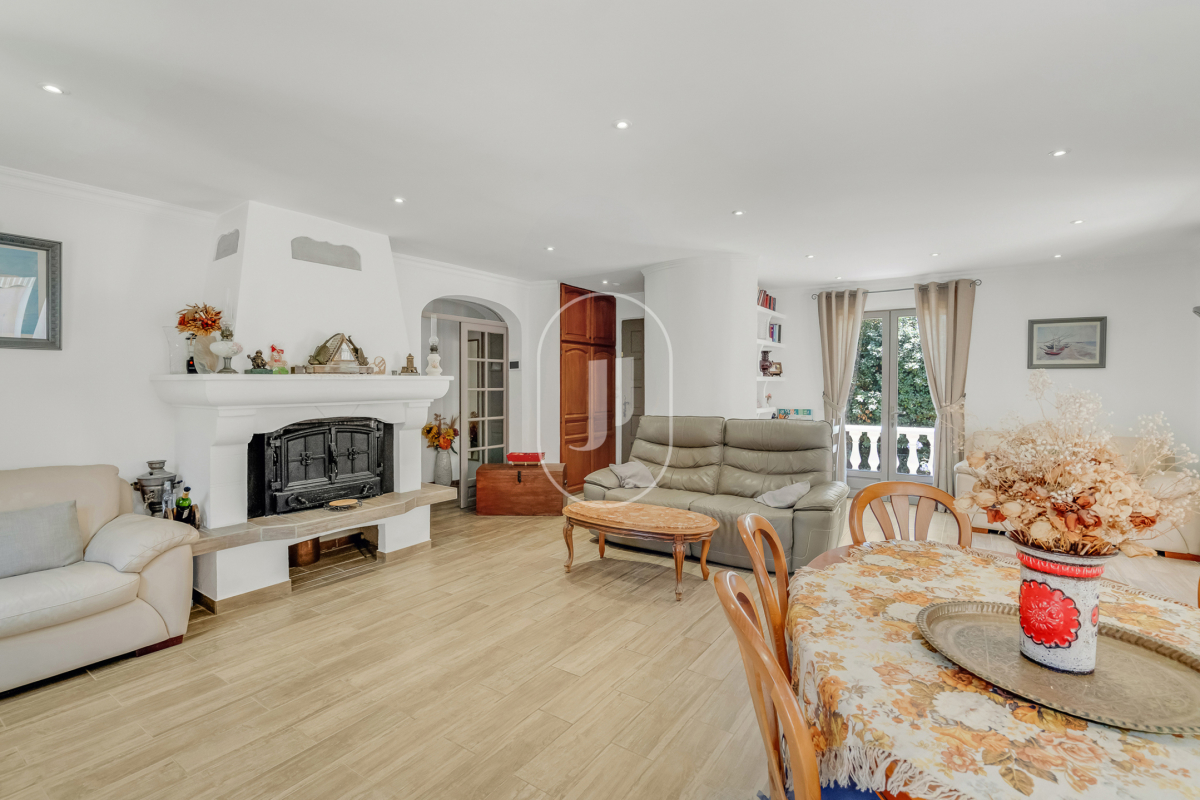 Maison de luxe à vendre à Sainte-Maxime, 890 000 €, Photo 4