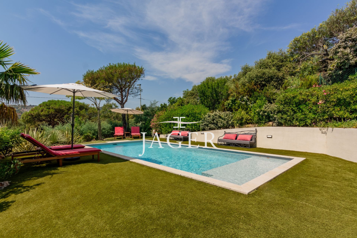 Maison de luxe à vendre à Les Issambres, 1 195 000 €, Photo 2