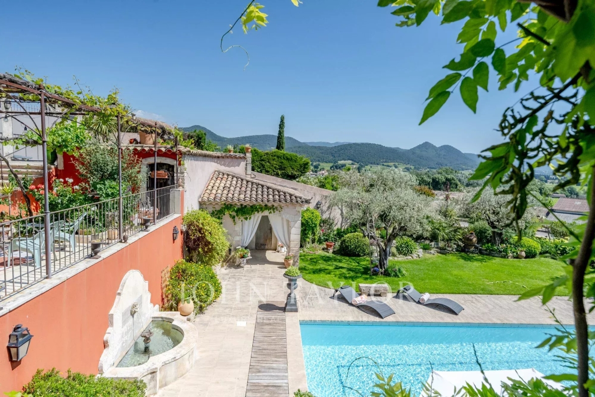Maison de luxe à vendre à Roaix, 1 560 000 €, Photo 1