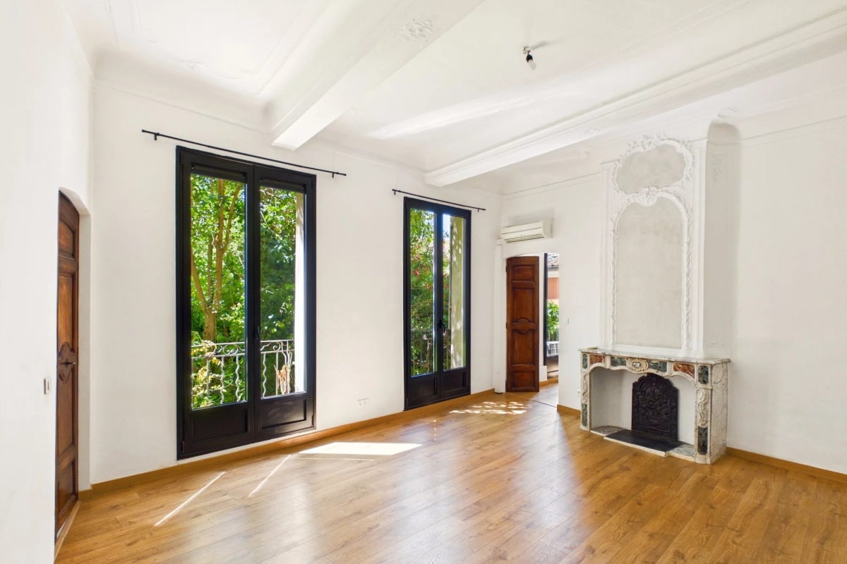 Luxury Apartment for sale in Aix-en-Provence, 450 000 €, Photo 1