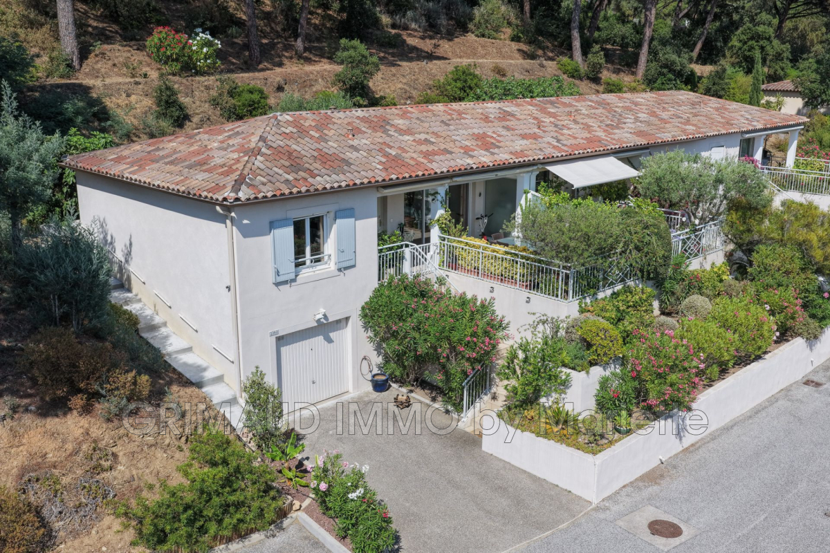 Luxury Apartment for sale in Sainte-Maxime, 498 000 €, Photo 1