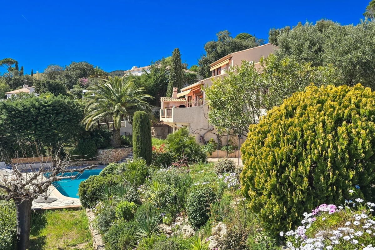 Maison de luxe à vendre à Les Issambres, 988 000 €, Photo 2