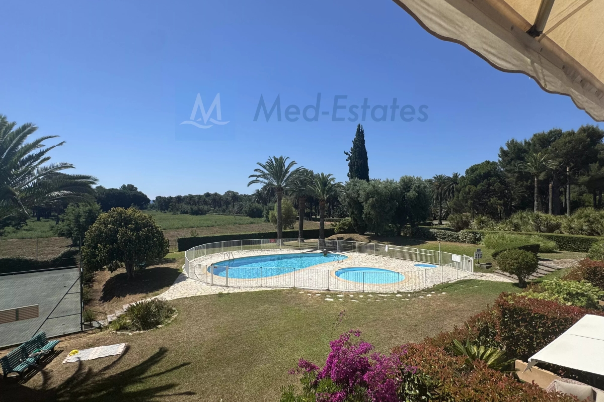 Luxury Apartment for sale in Cavalaire-sur-Mer, 389 000 €, Photo 5