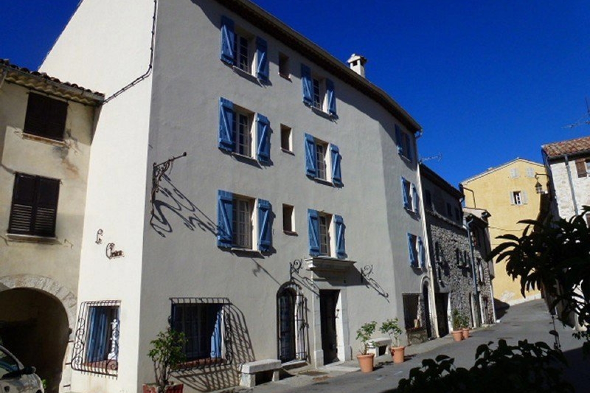 Maison de luxe à vendre à Coursegoules, 649 000 €, Photo 1