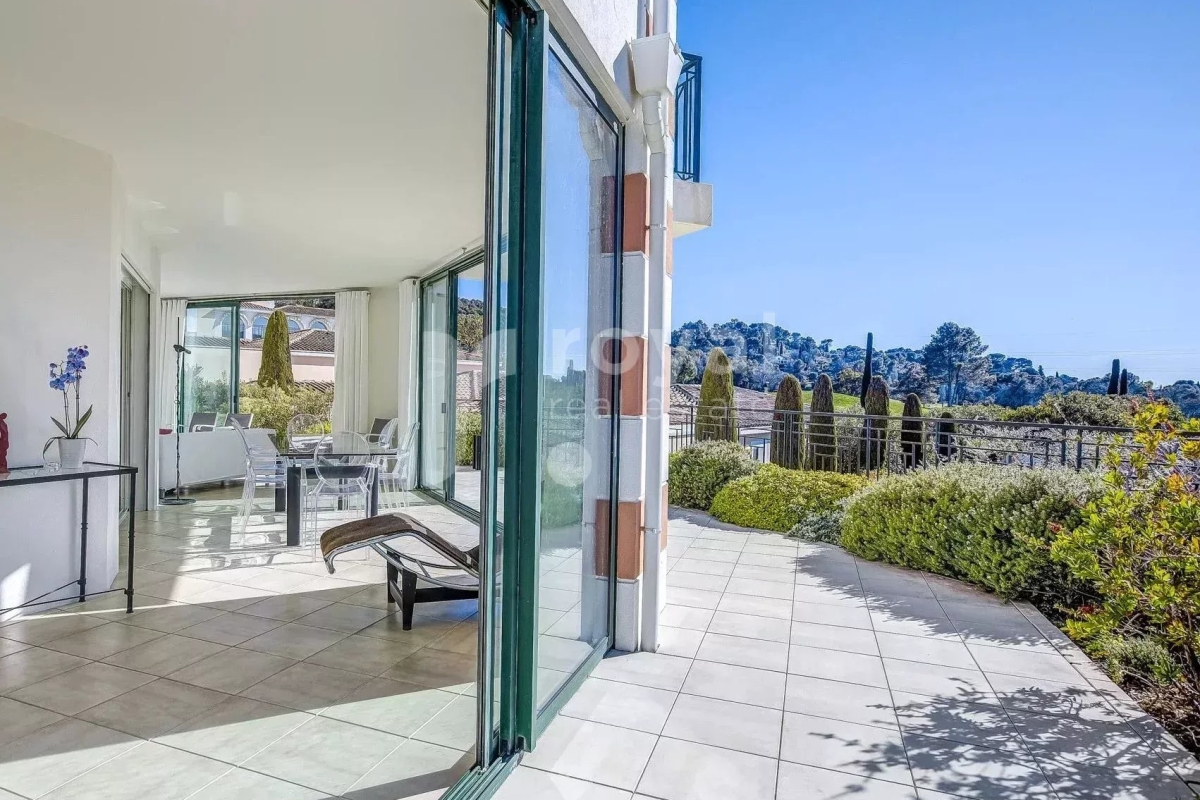 Appartement de luxe à vendre à Mougins, 1 350 000 €, Photo 1