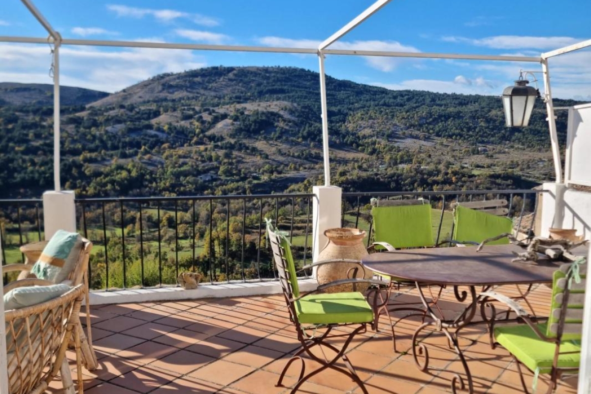 Maison de luxe à vendre à Coursegoules, 649 000 €, Photo 2
