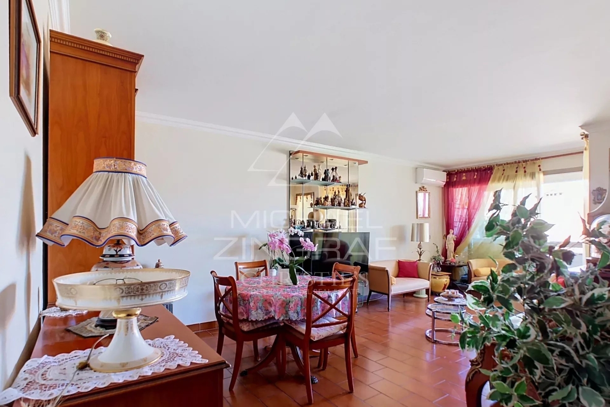 Appartement de luxe à vendre à Antibes, 448 000 €, Photo 2