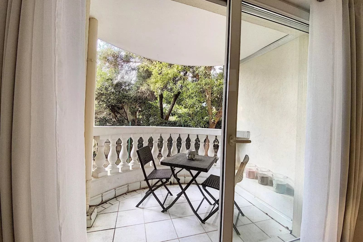 Appartement de luxe à vendre à Le Golfe Juan, 172 500 €, Photo 2