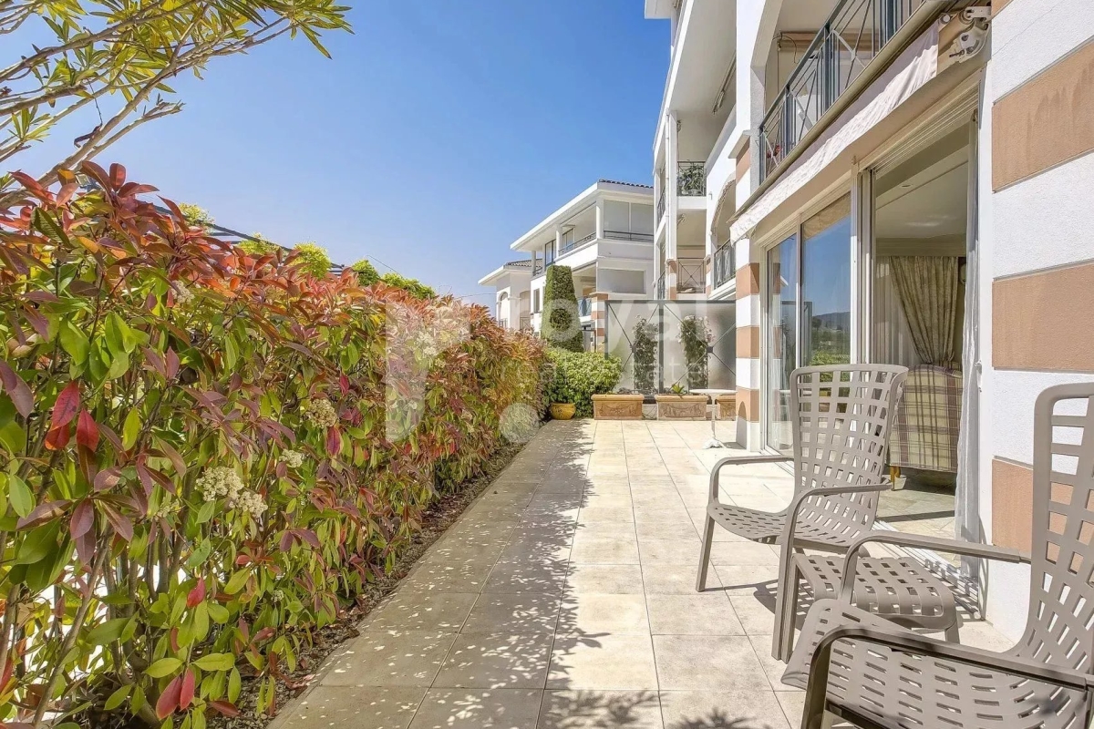 Appartement de luxe à vendre à Mougins, 780 000 €, Photo 3