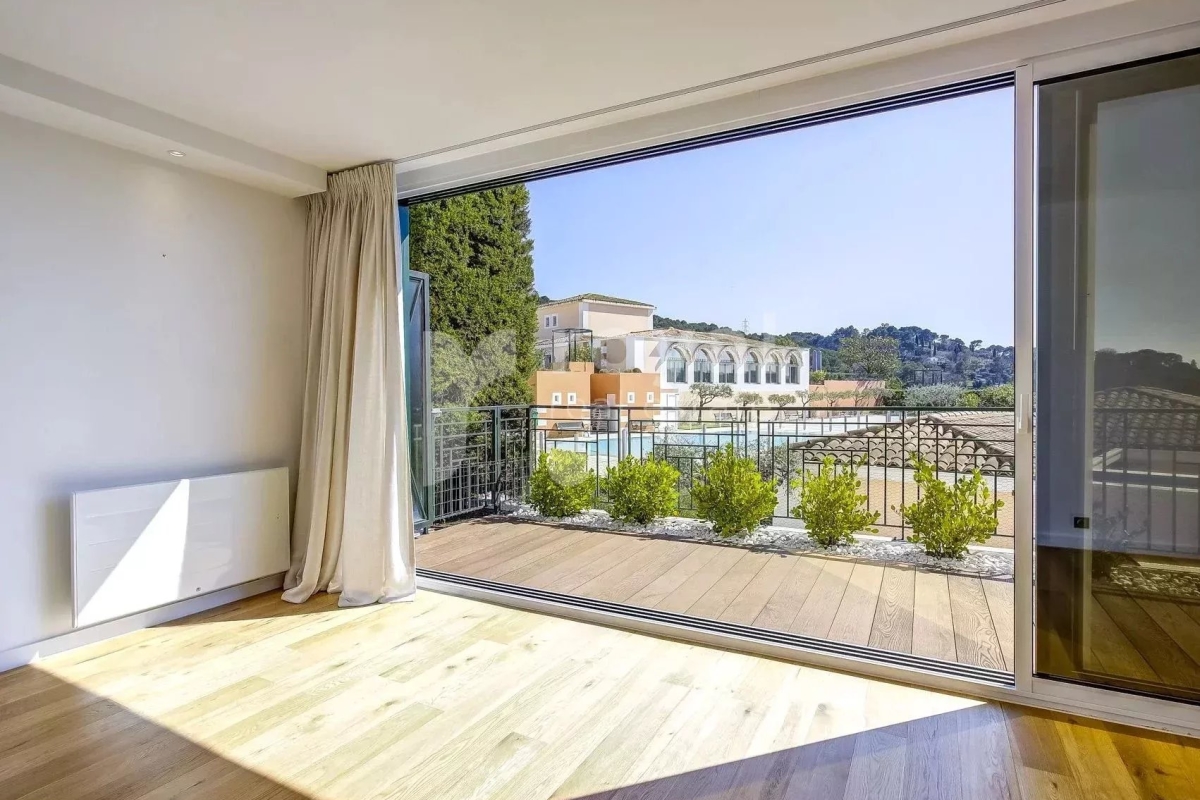Appartement de luxe à vendre à Mougins, 525 000 €, Photo 3
