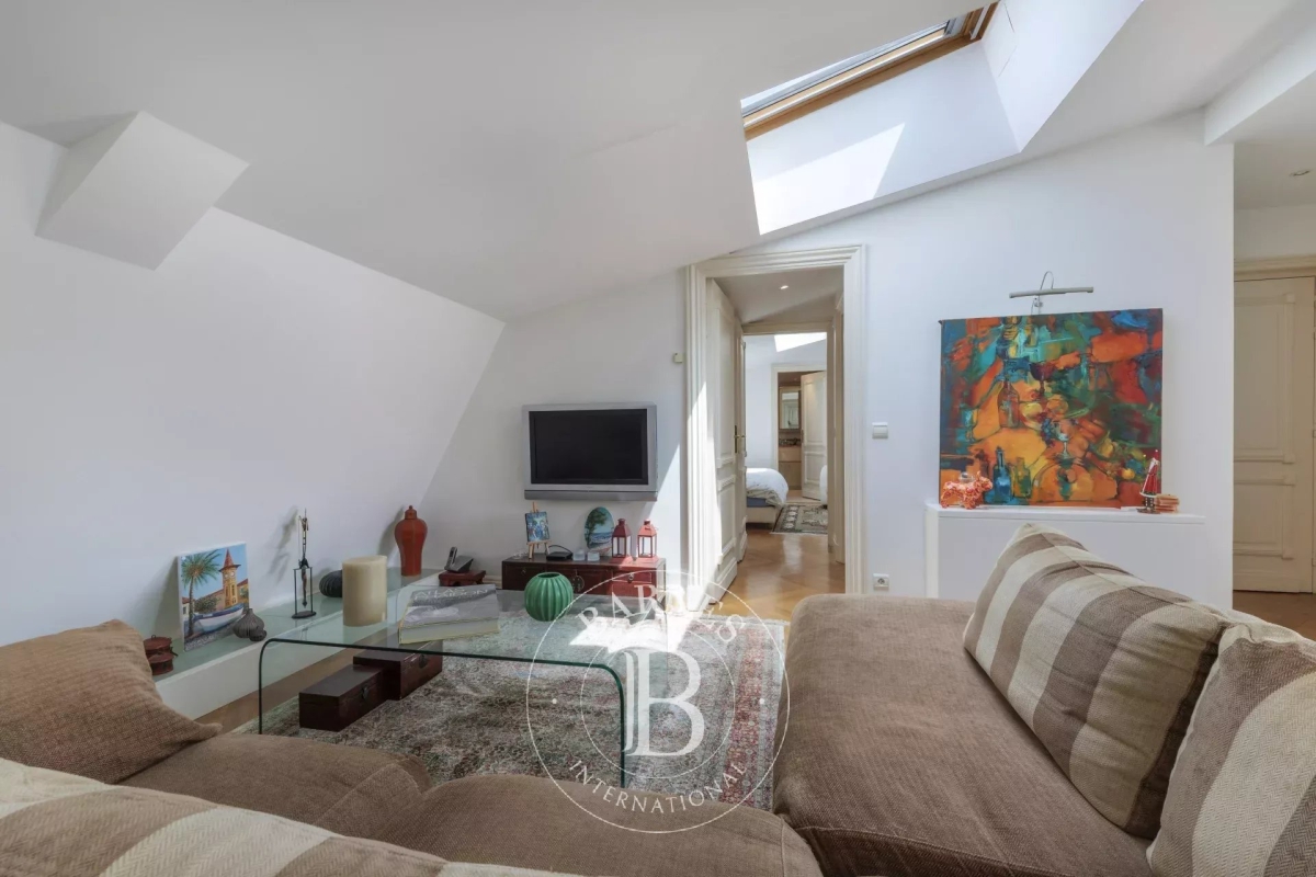 Luxury Apartment for sale in Paris 8Ème, 1 580 000 €, Photo 4