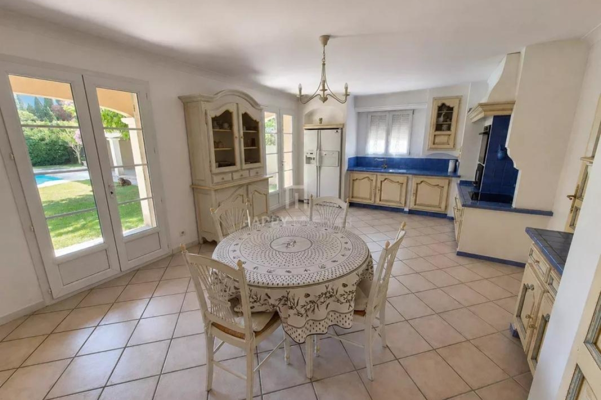 Luxury House for sale in Graveson, 560 000 €, Photo 6