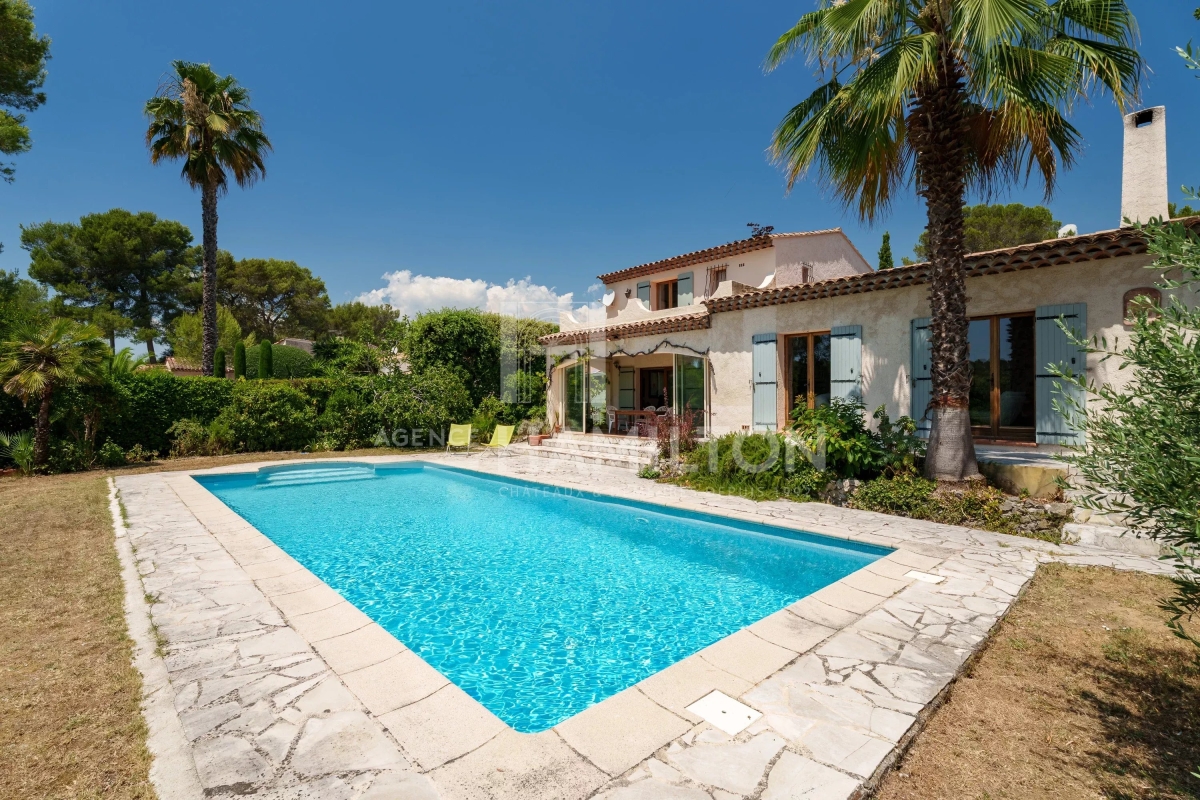 Luxury House for sale in Valbonne, 1 170 000 €, Photo 1
