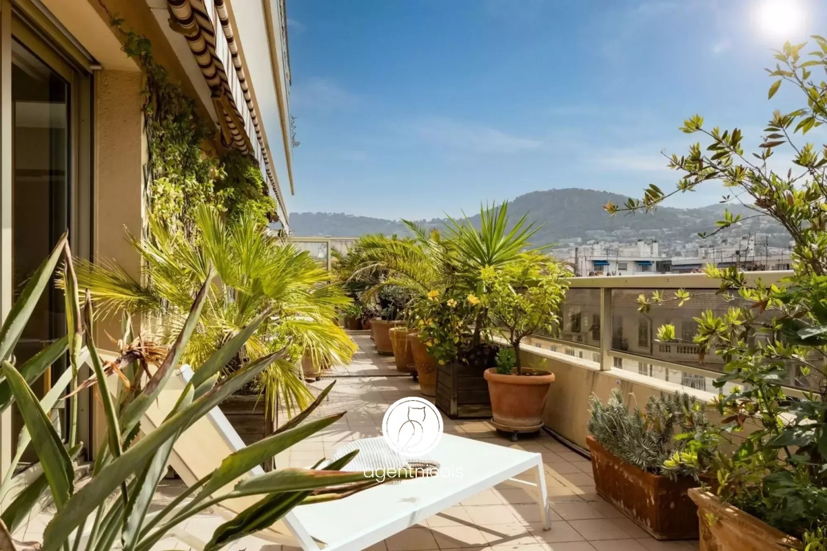 Luxury Apartment for sale in Nice, 655 000 €, Photo 1