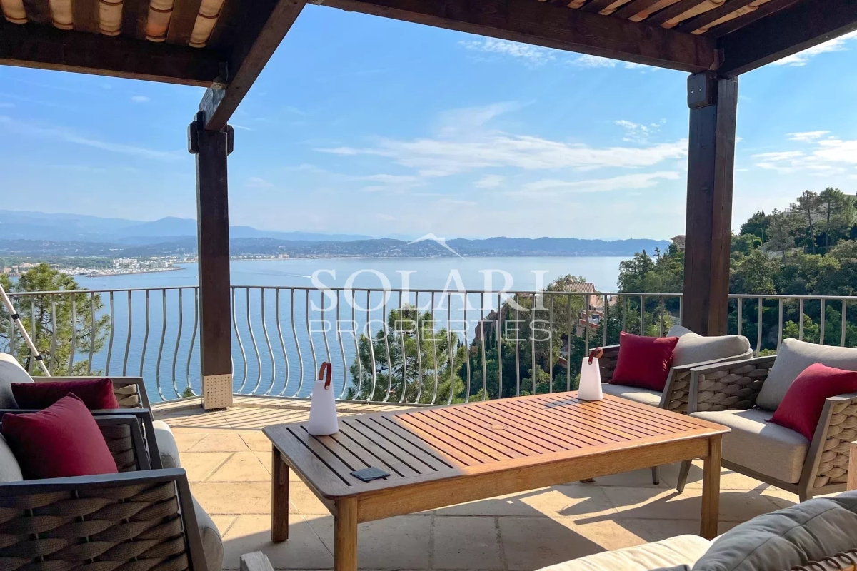 Maison de luxe à vendre à Théoule-sur-Mer, 2 490 000 €, Photo 1