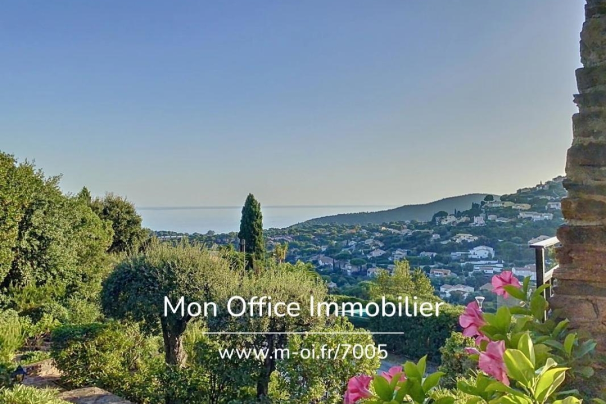 Maison de luxe à vendre à Cavalaire-sur-Mer, 1 050 000 €, Photo 4