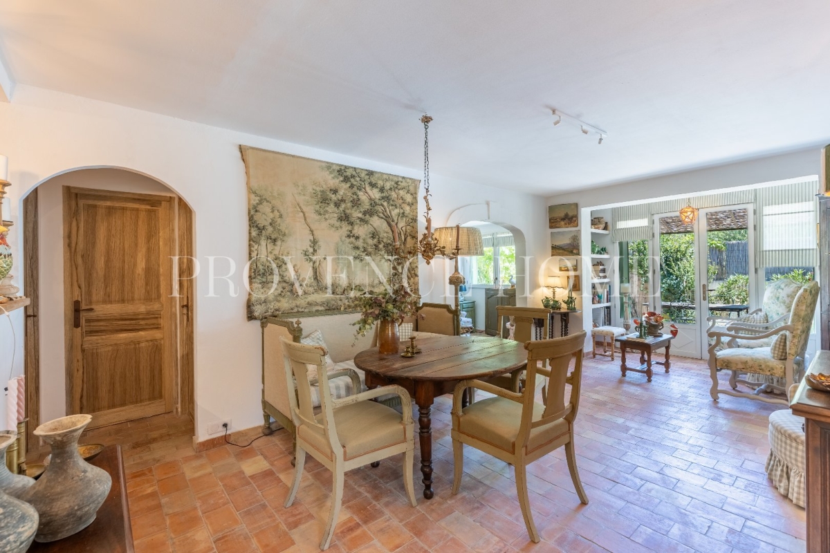 Luxury House for sale in Maubec, 600 000 €, Photo 4