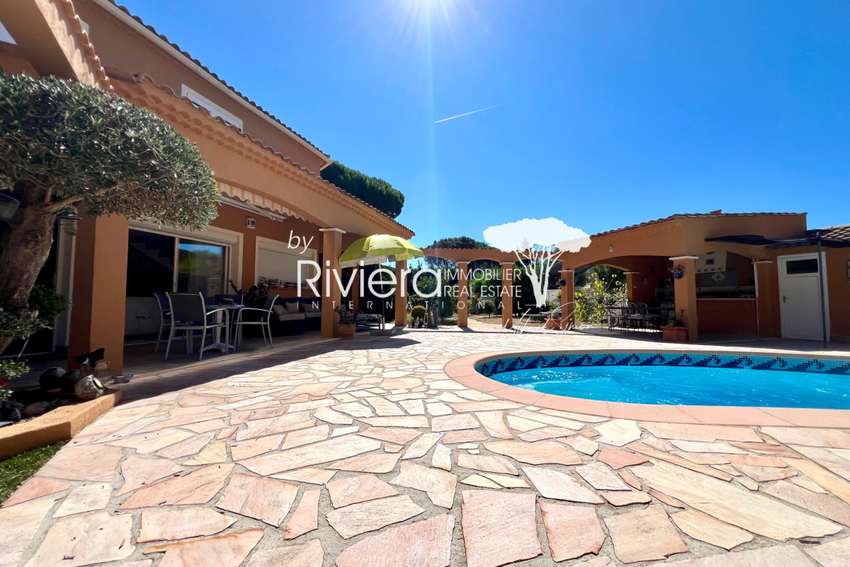 Maison de luxe à vendre à Cavalaire-sur-Mer, 1 175 000 €, Photo 4