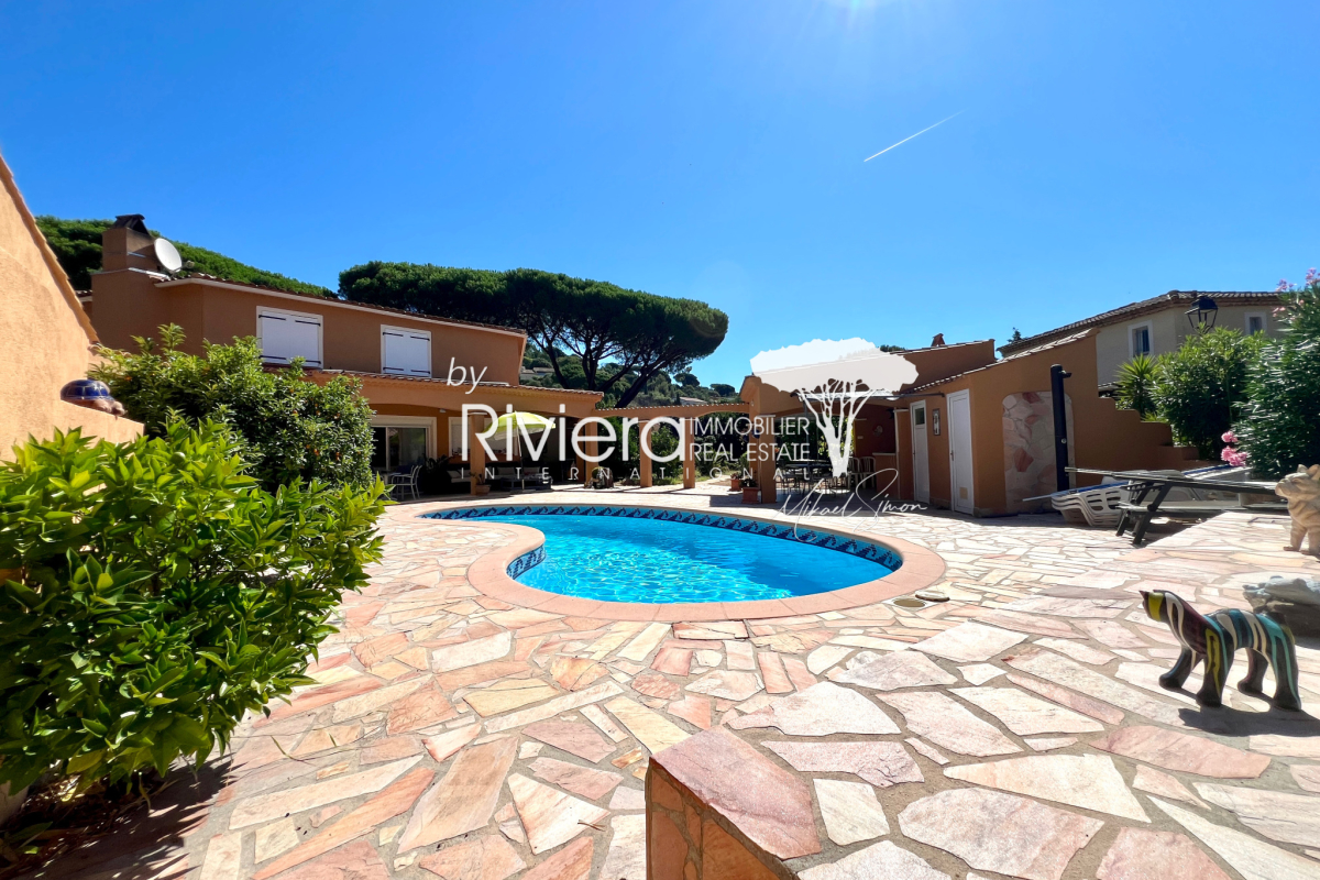 Maison de luxe à vendre à Cavalaire-sur-Mer, 1 175 000 €, Photo 5