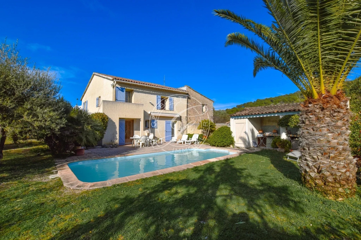 Luxury House for sale in Lorgues, 470 000 €, Photo 1