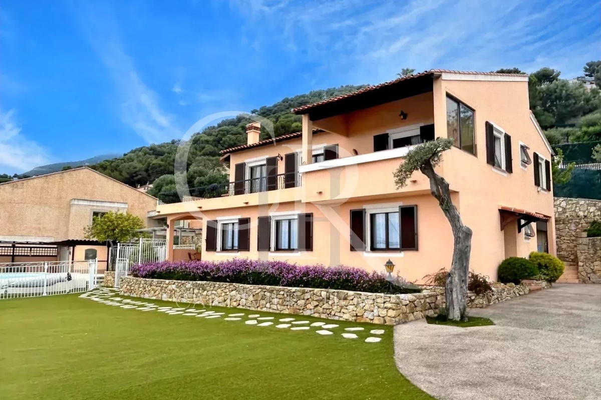 Maison de luxe à vendre à Roquebrune-Cap-Martin, 2 250 000 €, Photo 2