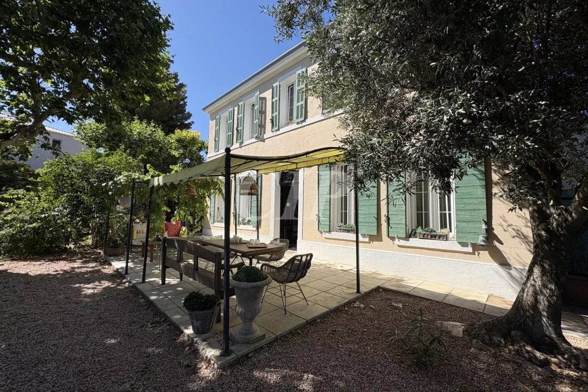 Maison de luxe à vendre à Marseille 14ème, 685 000 €, Photo 3