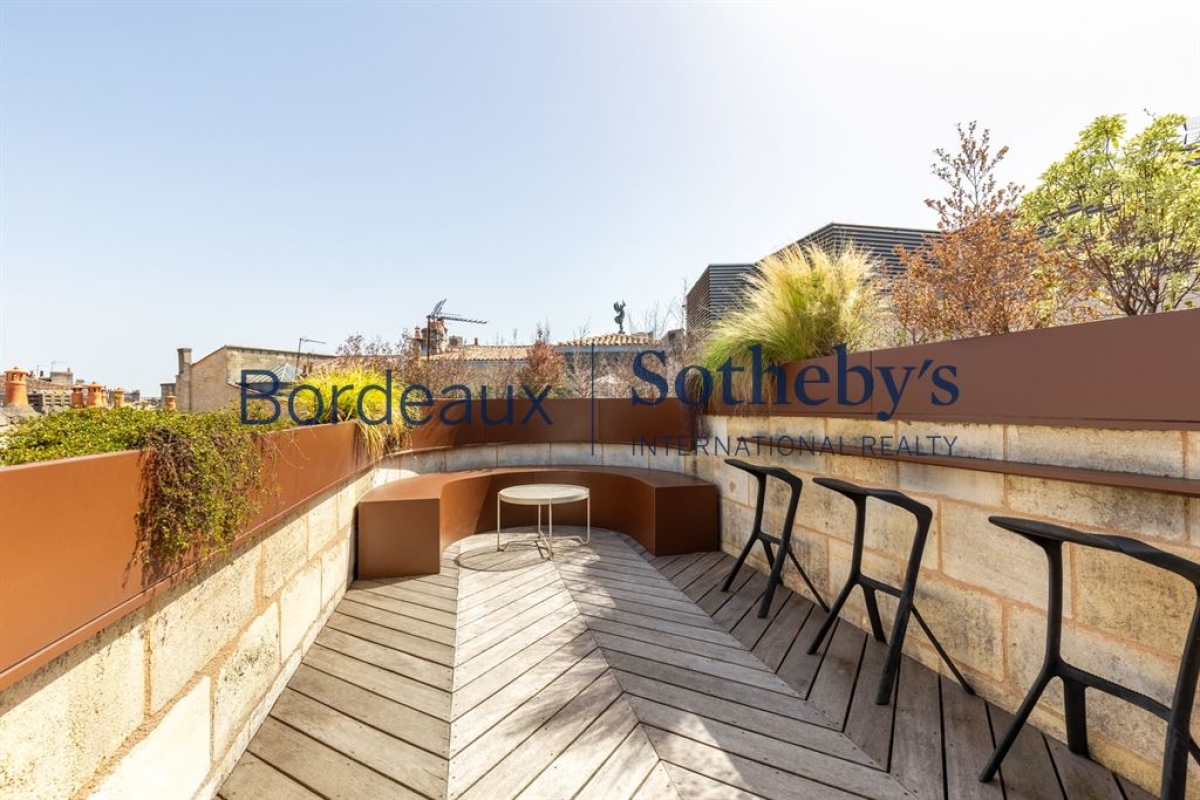 Luxury Apartment for sale in Bordeaux, 997 000 €, Photo 1