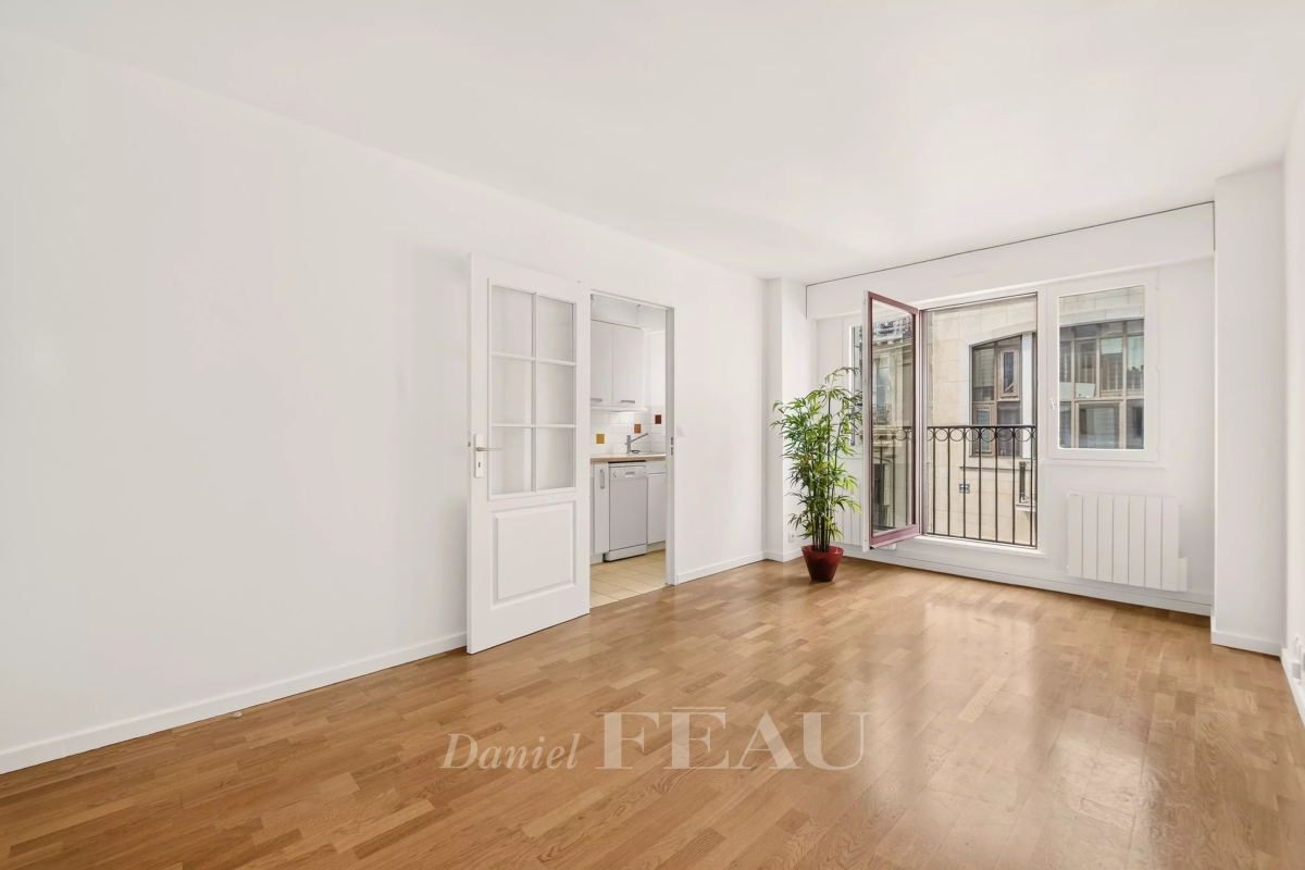 Appartement de luxe à louer à Paris 18Ème, 1 350 €, Photo 1