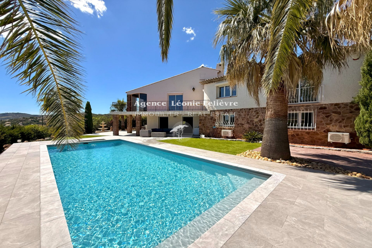 Maison de luxe à vendre à Les Issambres, 990 000 €, Photo 2