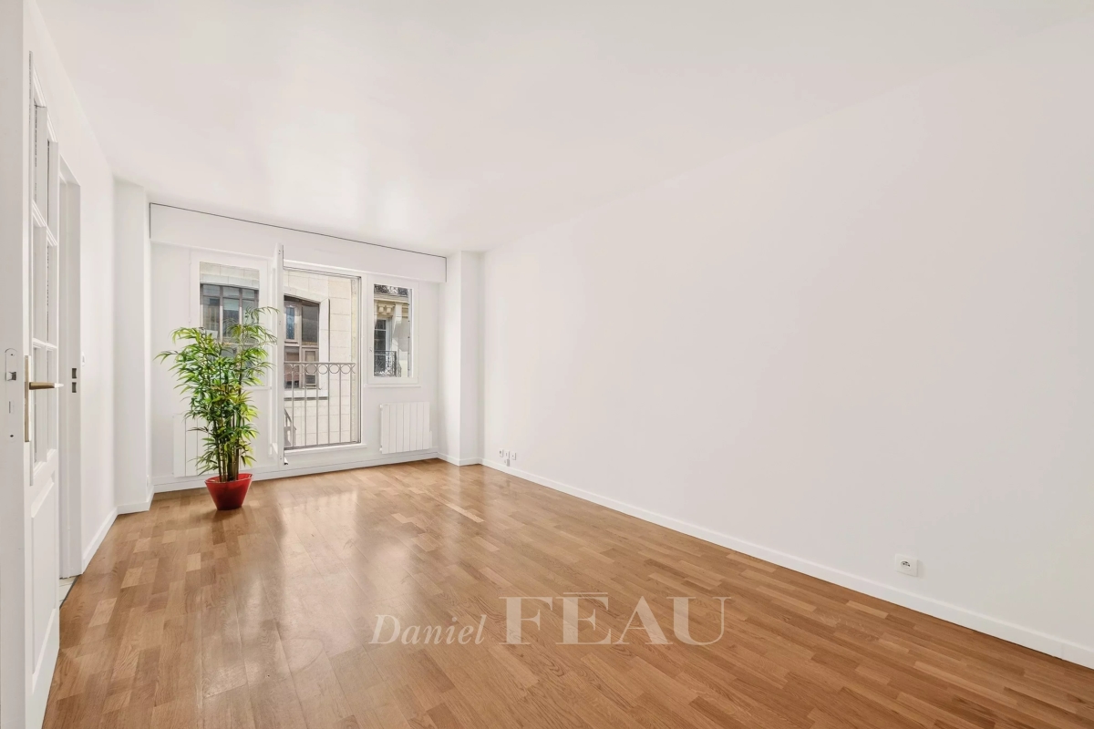 Appartement de luxe à louer à Paris 18Ème, 1 350 €, Photo 2