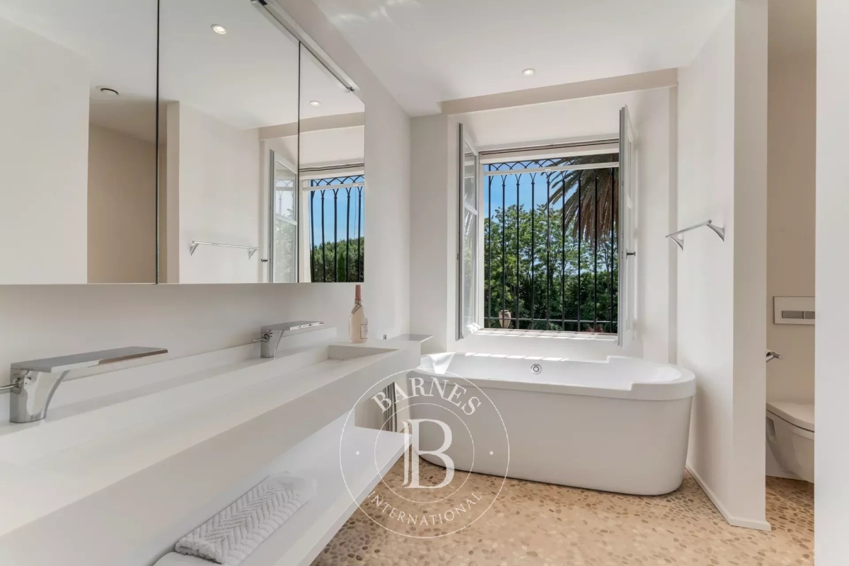 Luxury Apartment for sale in Saint-Tropez, 2 300 000 €, Photo 6