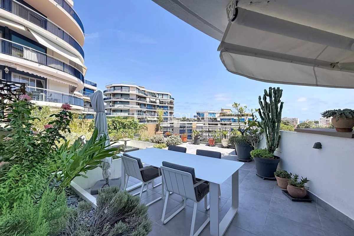 Appartement de luxe à vendre à Mandelieu-la-Napoule, 583 000 €, Photo 1