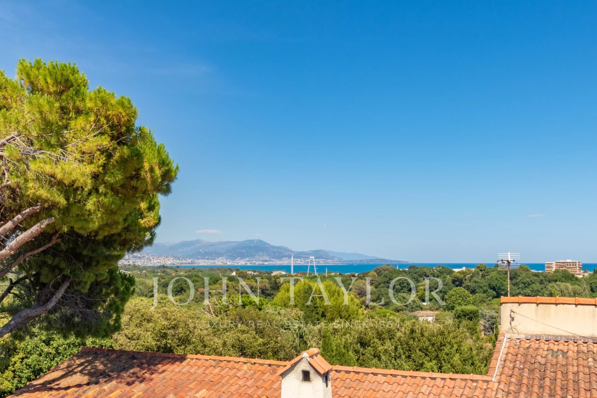 Maison de luxe à vendre à Antibes, 2 150 000 €, Photo 2