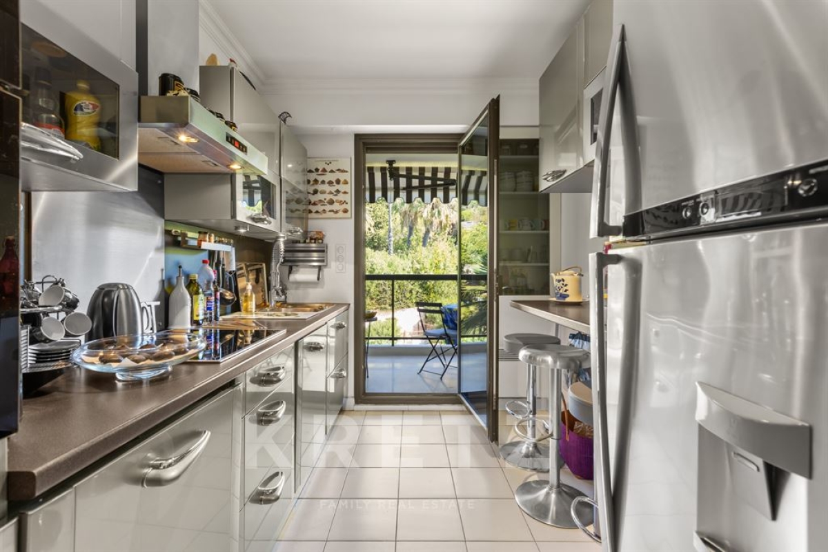 Luxury Apartment for sale in Cannes, 799 000 €, Photo 5
