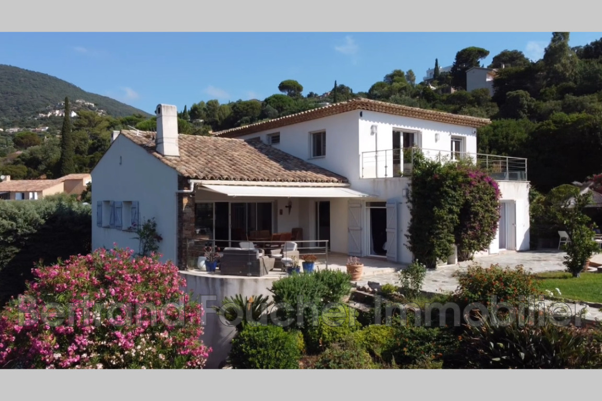 Maison de luxe à vendre à Cavalaire-sur-Mer, 1 840 000 €, Photo 1