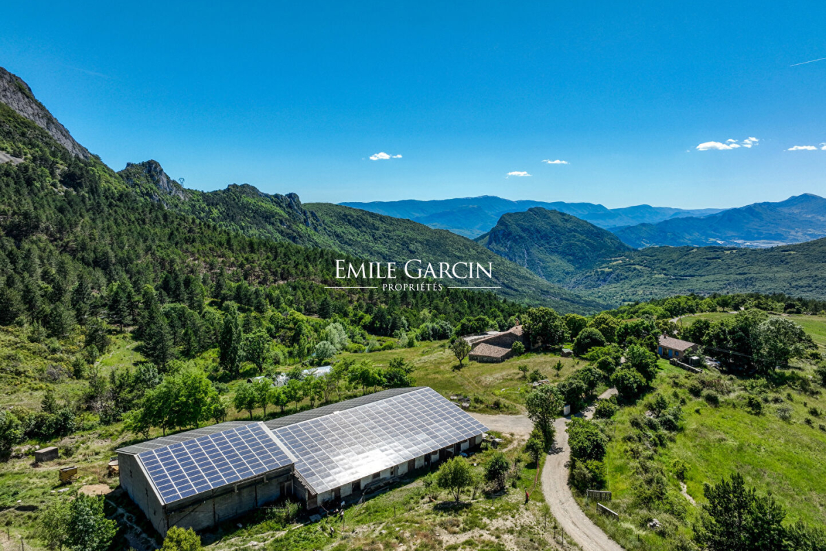 Maison de luxe à vendre à Entrepierres, 1 170 000 €, Photo 4