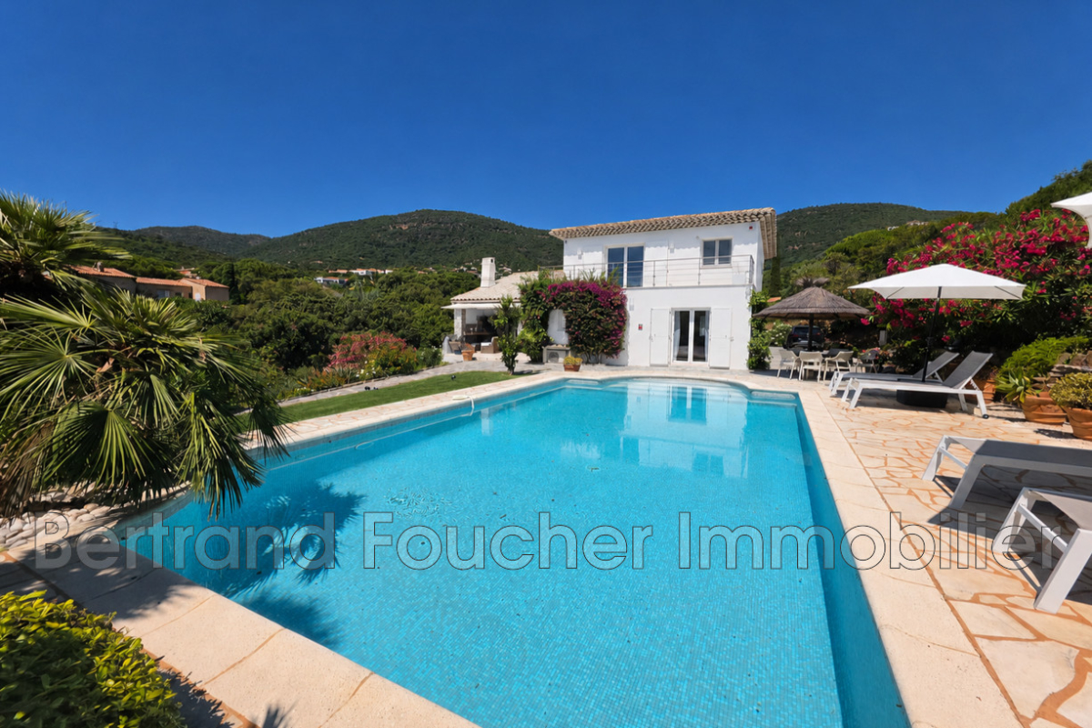 Maison de luxe à vendre à Cavalaire-sur-Mer, 1 840 000 €, Photo 7