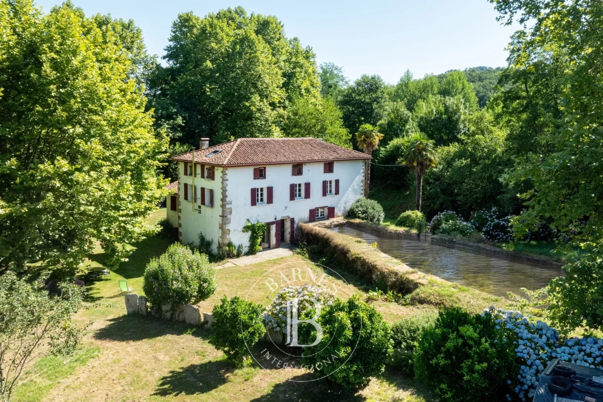 Maison de luxe à vendre à Saint-Pée-sur-Nivelle, 1 085 000 €, Photo 1
