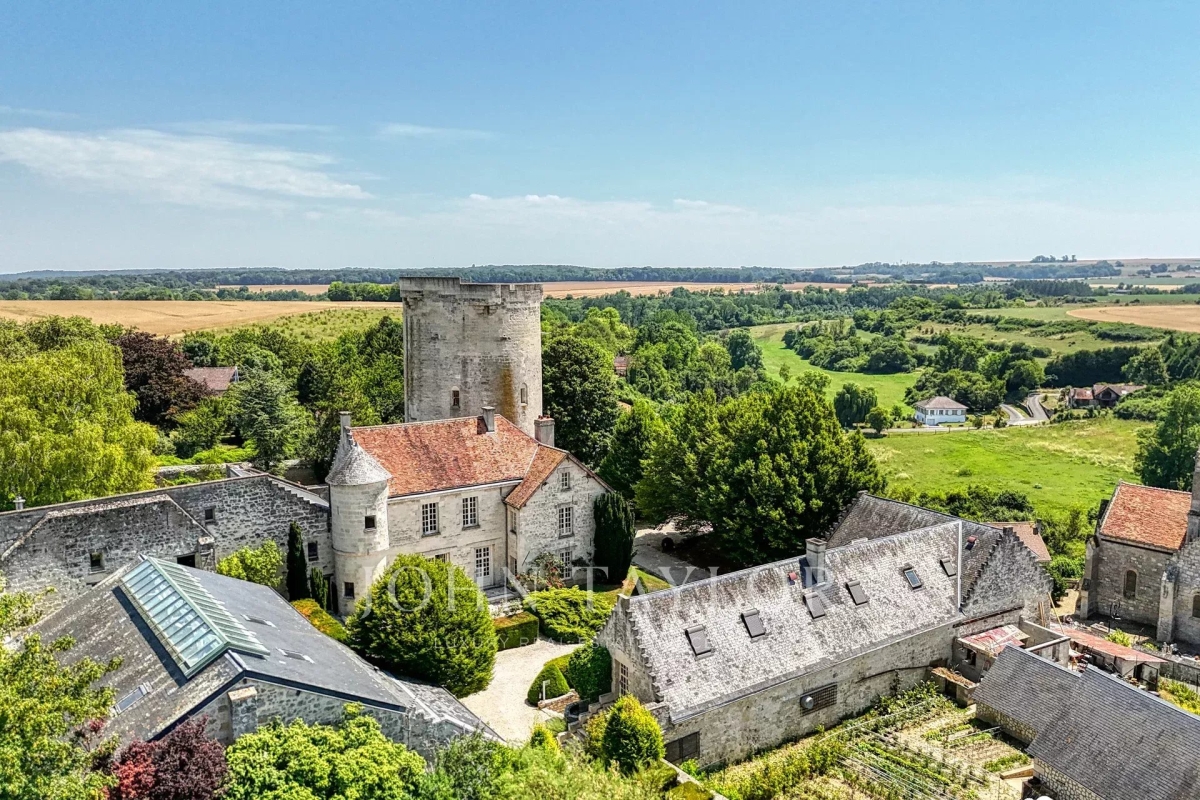 Luxury House for sale in Soissons, 2 300 000 €, Photo 1