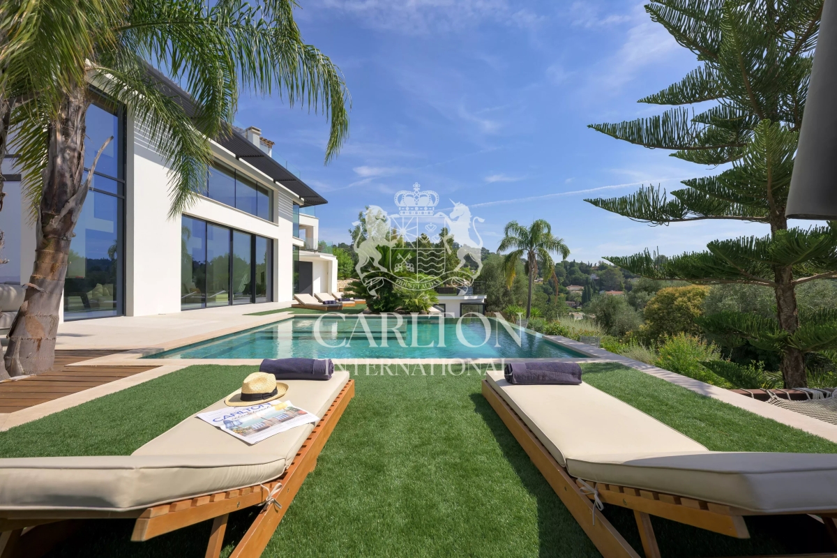 Maison de luxe à louer à Mougins, 36 500 €, Photo 1