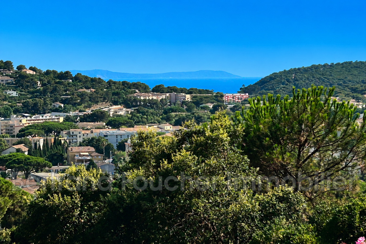 Luxury Apartment for sale in Cavalaire-sur-Mer, 399 000 €, Photo 1