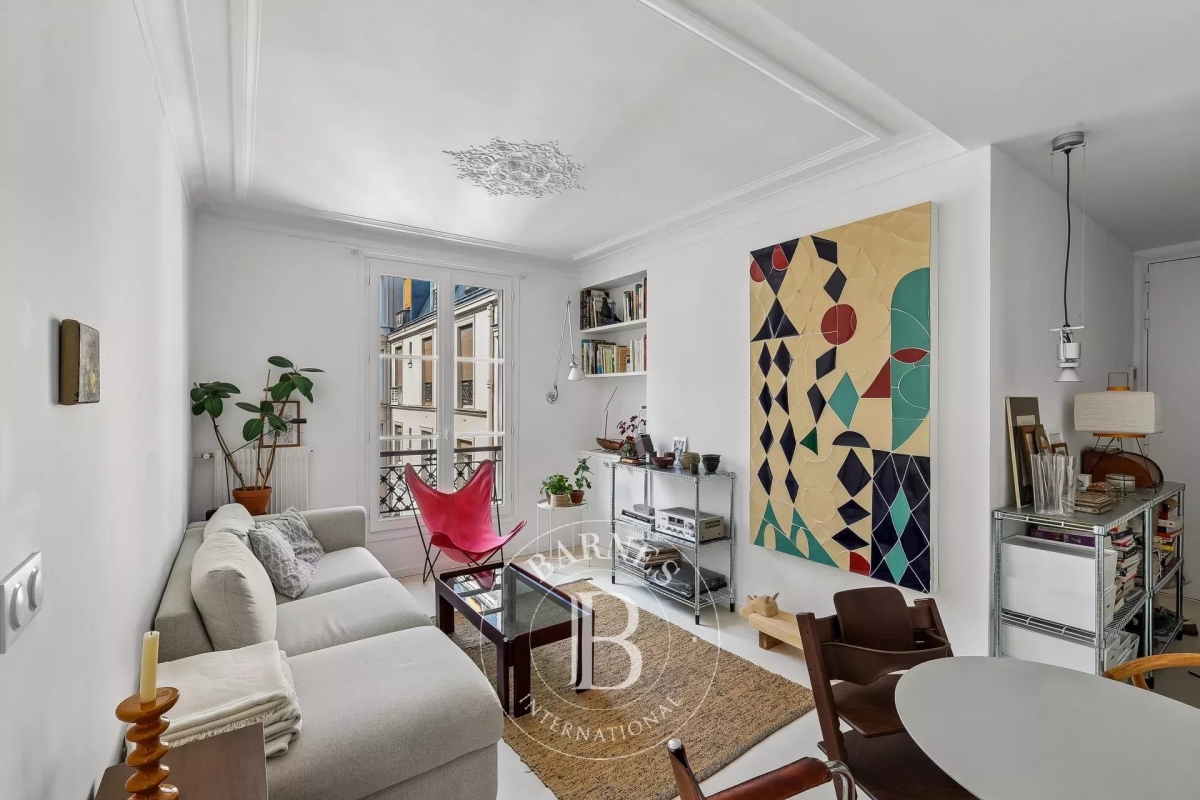 Luxury Apartment for sale in Paris 11ème, 580 000 €, Photo 1
