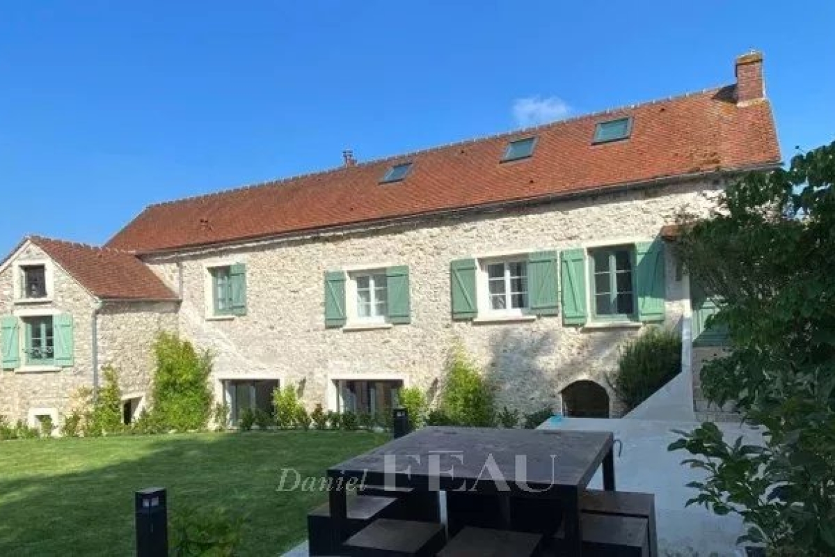 Maison de luxe à louer à Crespières, 3 500 €, Photo 1