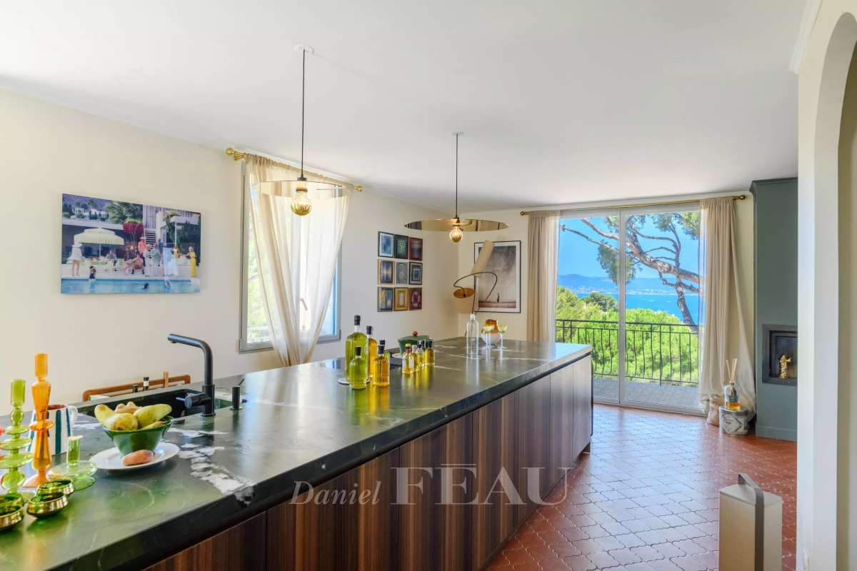 Luxury House for sale in Saint-Cyr-sur-Mer, 2 130 000 €, Photo 7