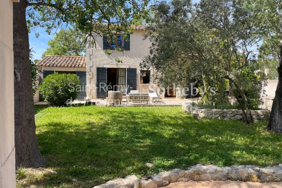 Maison de luxe à vendre à Paradou, 769 000 €, Photo 1