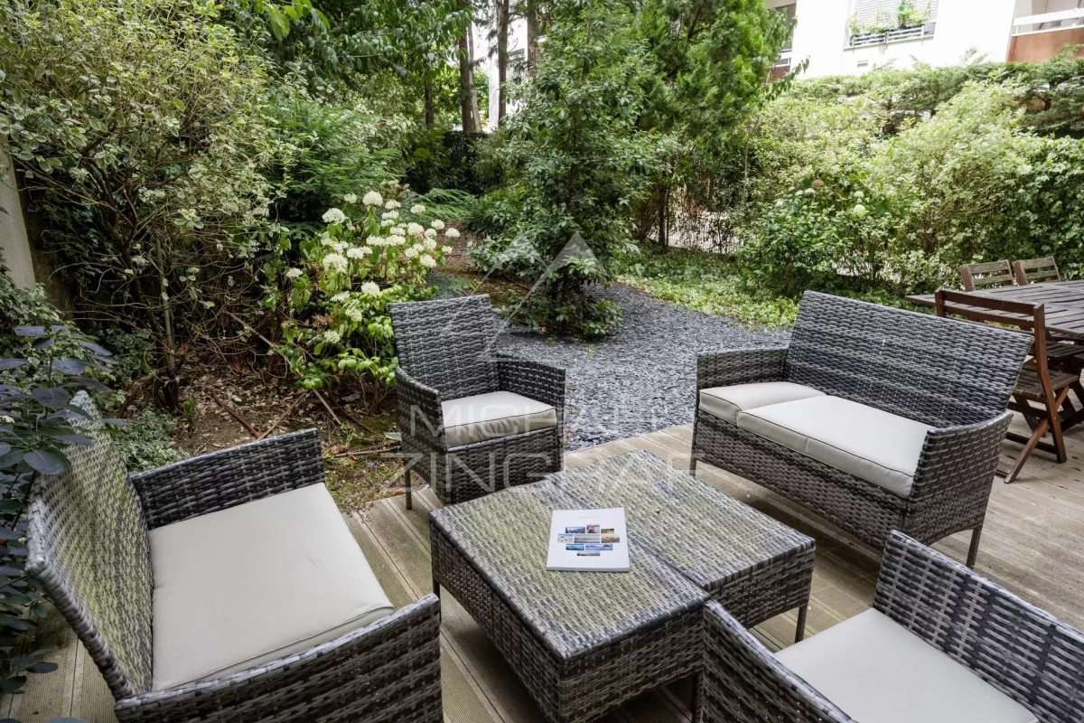 Luxury Apartment for sale in Neuilly-sur-Seine, 730 000 €, Photo 1