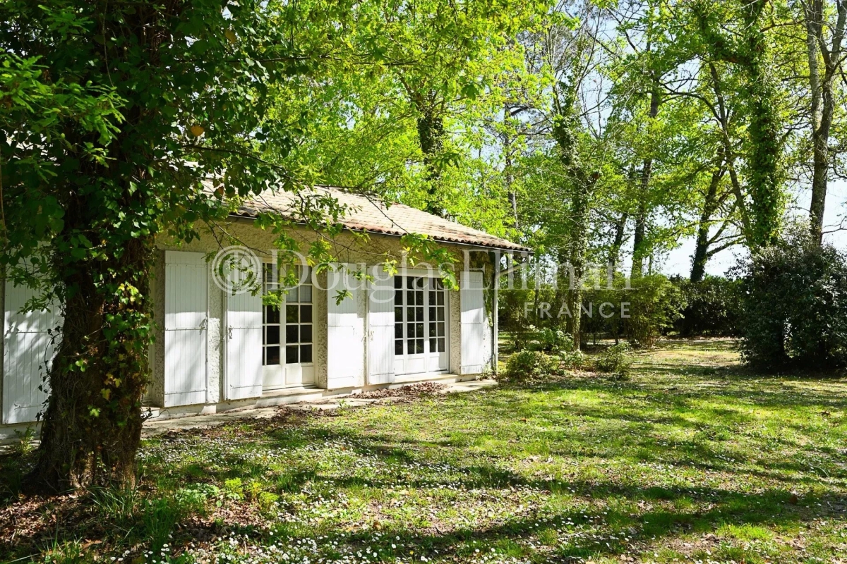 Luxury House for sale in Blanquefort, 800 000 €, Photo 1