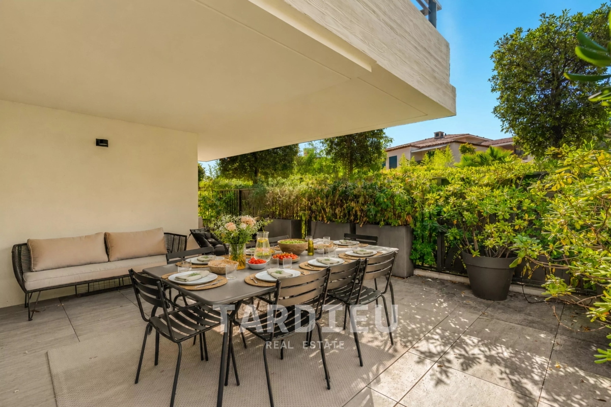 Appartement de luxe à vendre à Saint-Tropez, 1 295 000 €, Photo 1